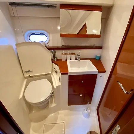 Sejour De Reve Sur Un Yacht 船上ホテル ラ・ロシェル